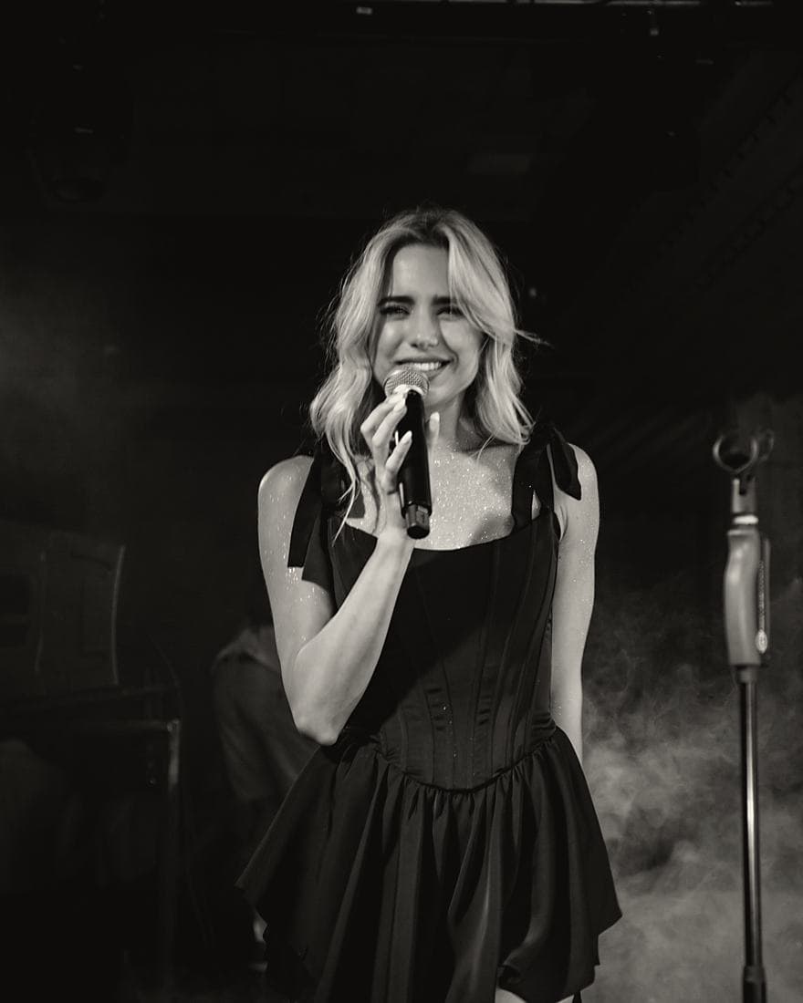 A performance at the microphone